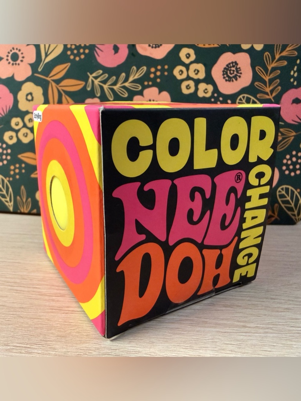 NIB 💛 NeeDoh Color Change Sensory Stress Ball - Bright Yellow 💛